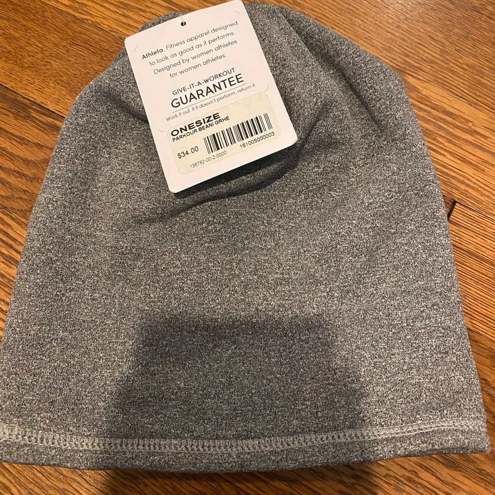 Athleta beanie NWT